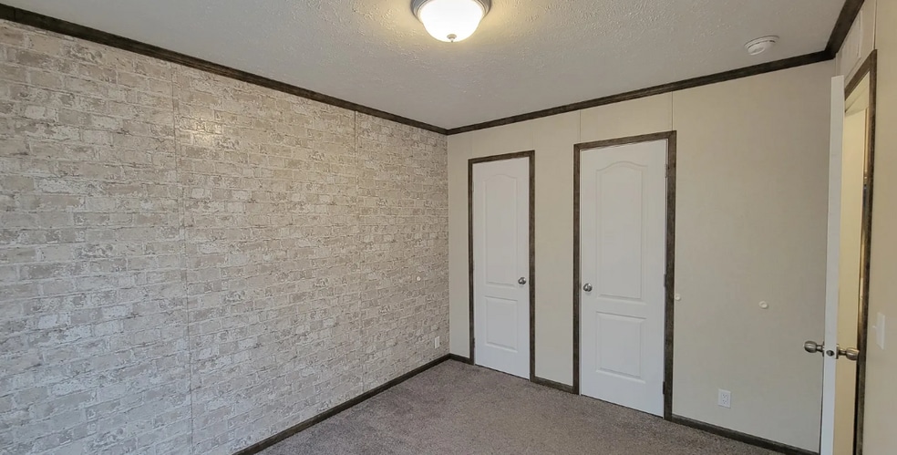 Building Photo - 204 Birch Ln