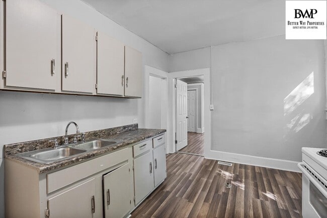 Building Photo - 1522 Columbia College Dr