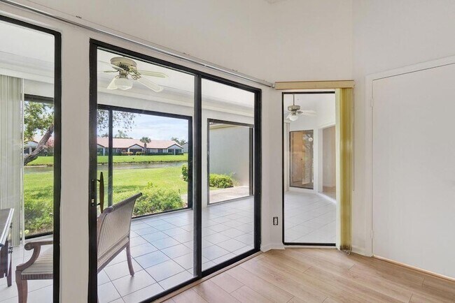 Building Photo - 5942 Parkwalk Cir W