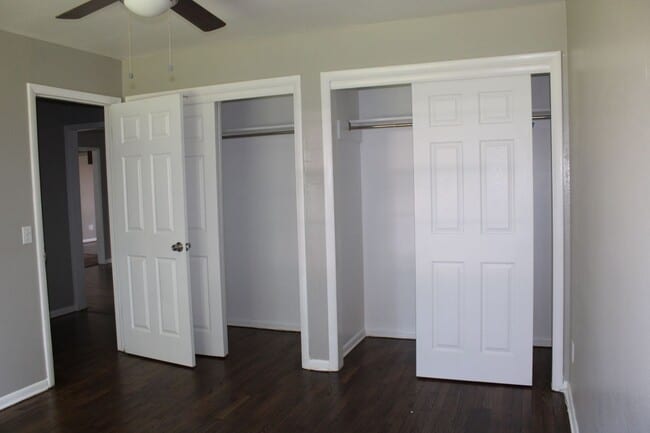 Building Photo - REMODELED!!  3 beds, 2 bath
