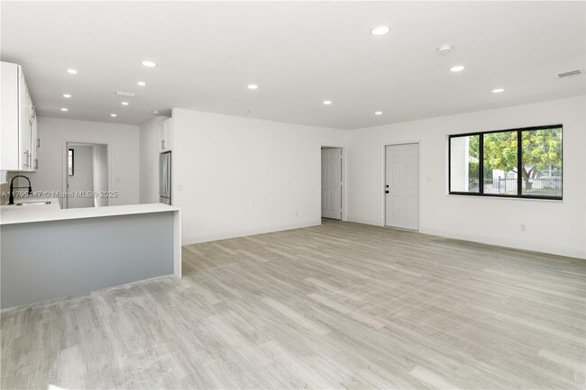 Building Photo - 11532 SW 136th Terrace