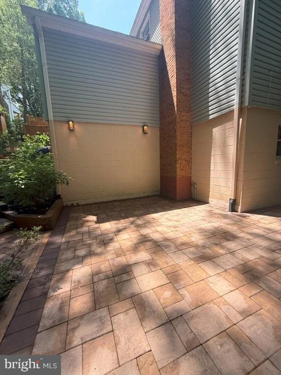 Building Photo - 7801 Cliffside Ct