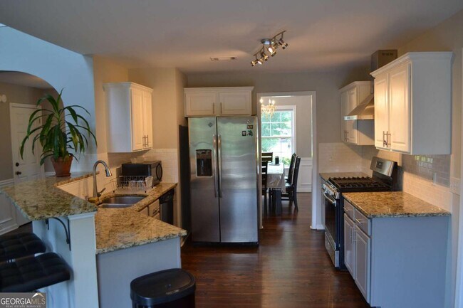 Building Photo - 1620 Grand Jct