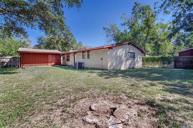 Building Photo - 703 Country Club Rd