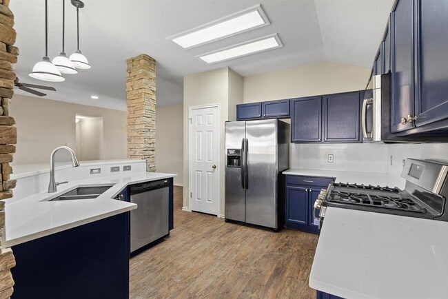 Building Photo - 3812 Eagles Nest St