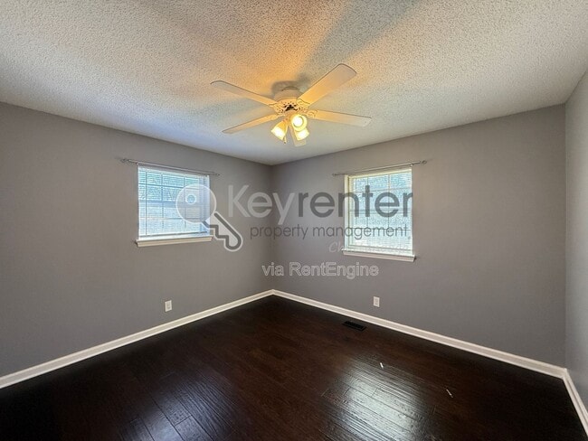 Building Photo - 809 Trotter Ln