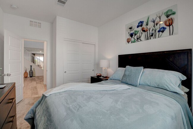 Building Photo - Modern Comfort Meets Stunning Mountain Views