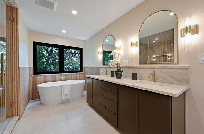 Building Photo - 4207 Canyonside Trail