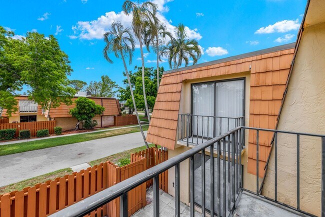 Building Photo - Parkwoods 1706-4