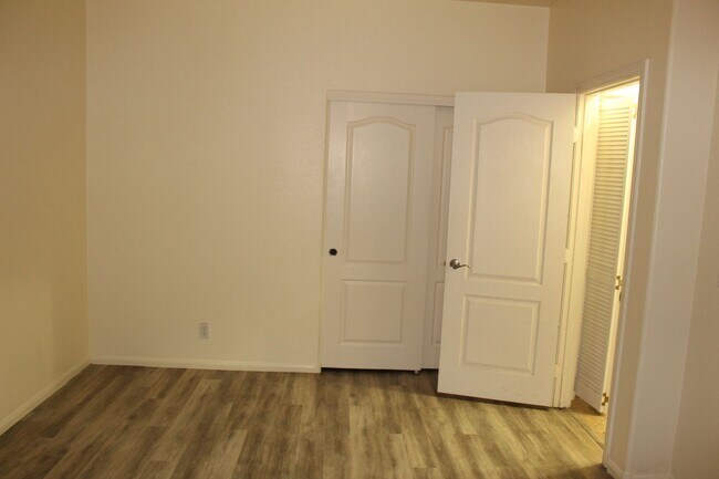 Building Photo - Beautiful 3 bedroom home in Southern Highl...