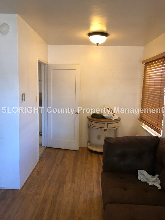 Building Photo - AVAILABLE JUNE - Paso Robles 1 Bedroom / 1 Bathroom Home