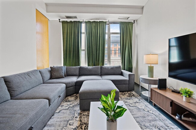 Building Photo - 160 E Berkeley St