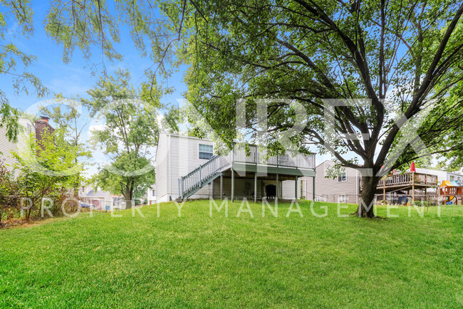 Building Photo - Beautiful Home Located In Moraine