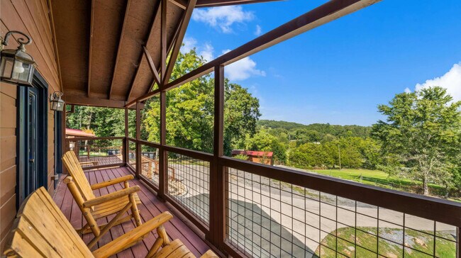 Building Photo - 2209 Henderson Springs Rd