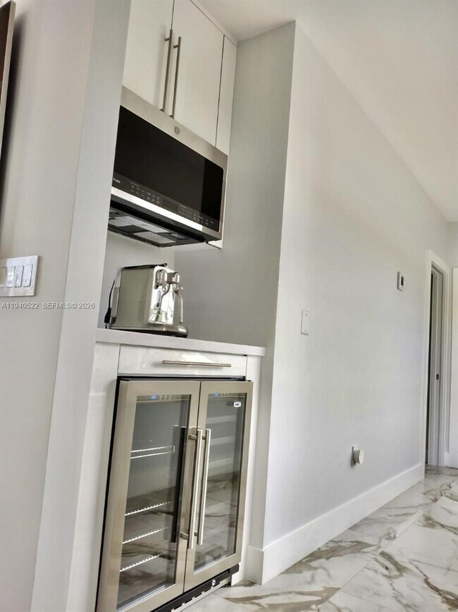 Building Photo - 13240 Ortega Ln