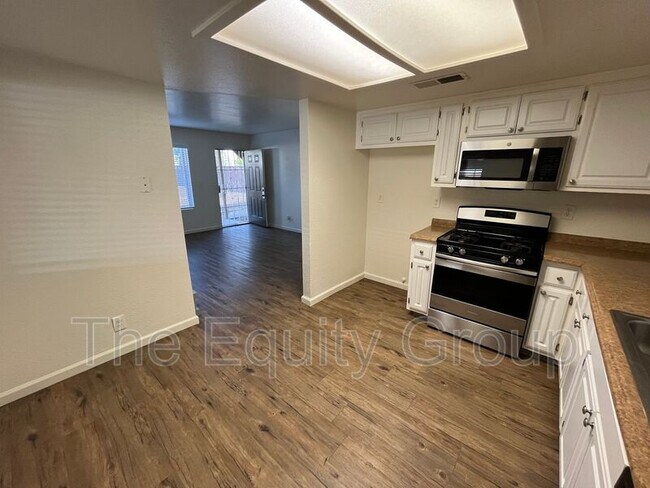 Building Photo - 3930 W Meadow Ave