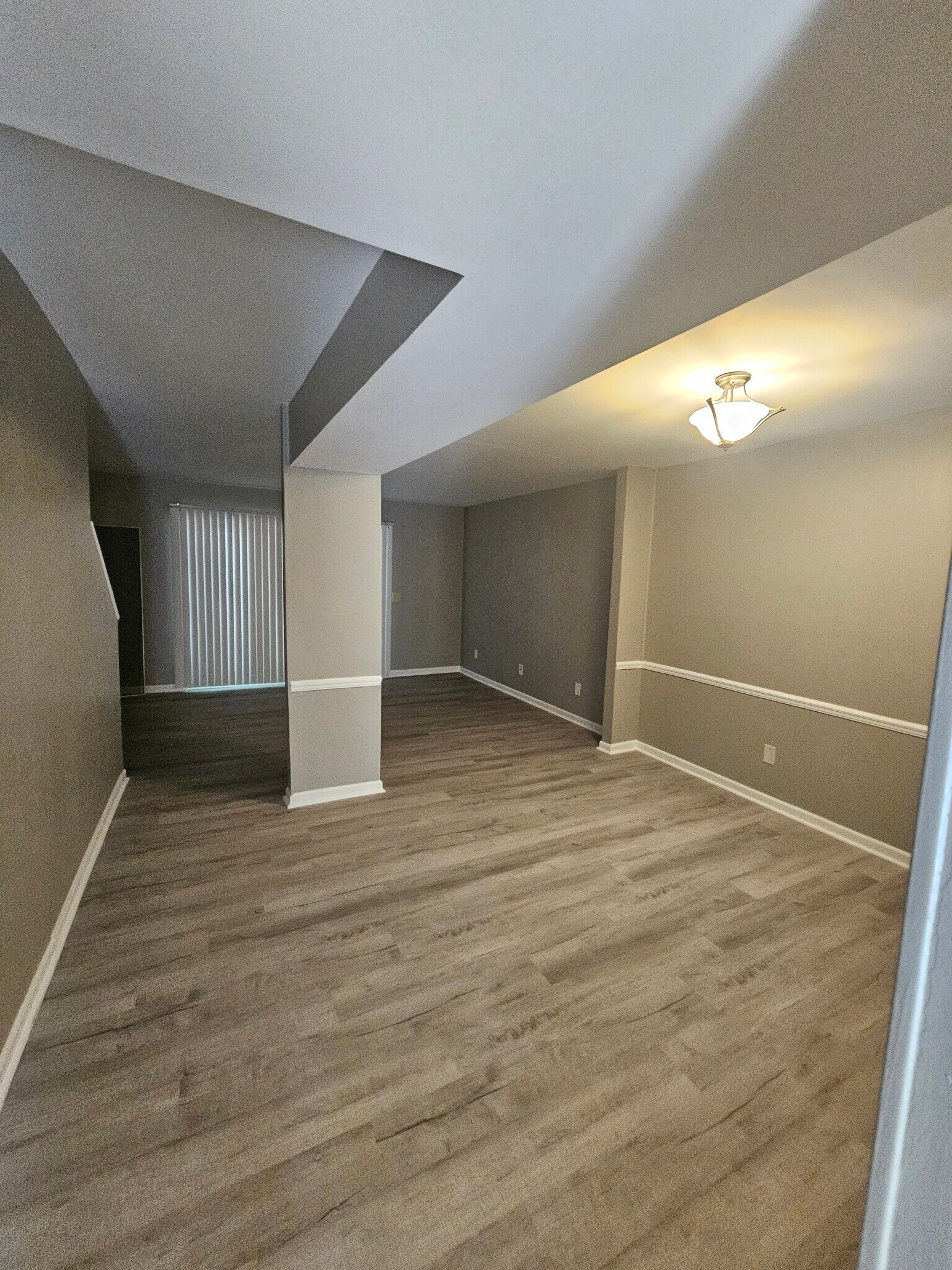 Living/ Dinning room - 732 Coventry Ln