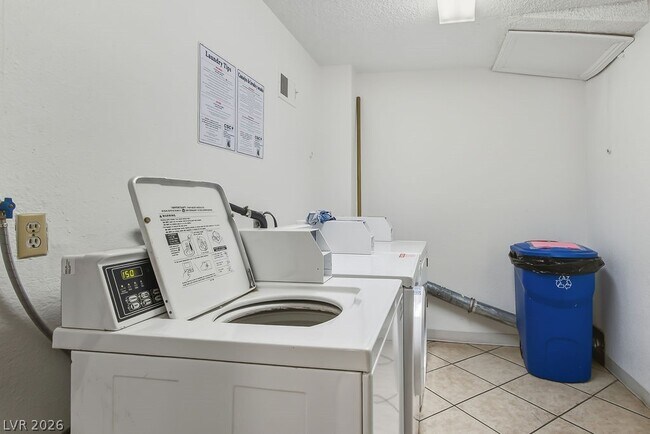 Building Photo - 3930 University Center Dr