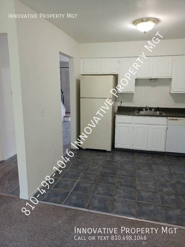 Building Photo - 6012 Holiday Gardens Dr