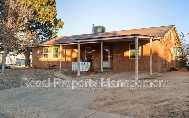 Building Photo - 1700 Gschwind Pl SW