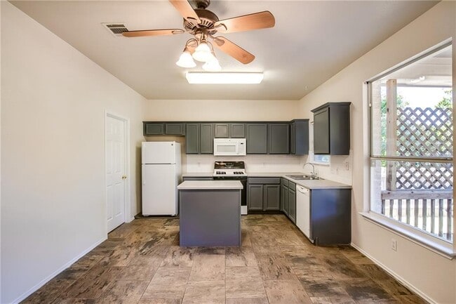 Building Photo - 3772 Top Rock Ln