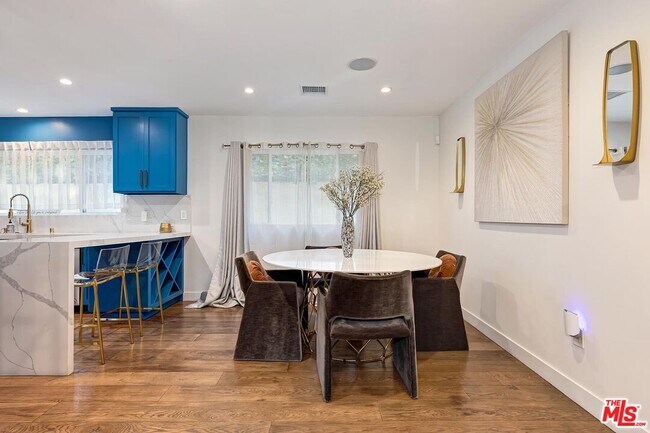 Building Photo - 3350 Coy Dr