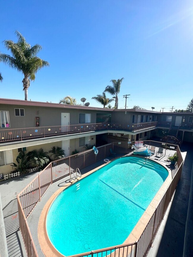 Interior Photo - KORNBLUM 3 (Sunrise Apts)