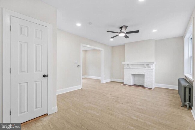 Primary Photo - 913 E Stafford St