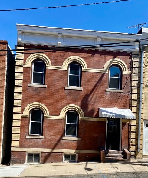 Great Location - 55 Spring St