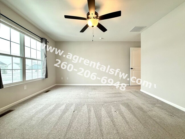 Building Photo - 3 Bedroom/ 1.5 Bath