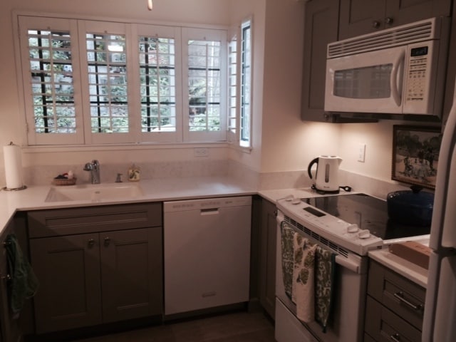 Building Photo - Fantastic Two Bedroom Condo Near Naval Pos...