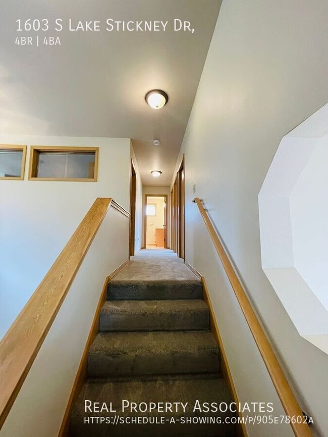 Building Photo - 1603 S Lake Stickney Dr