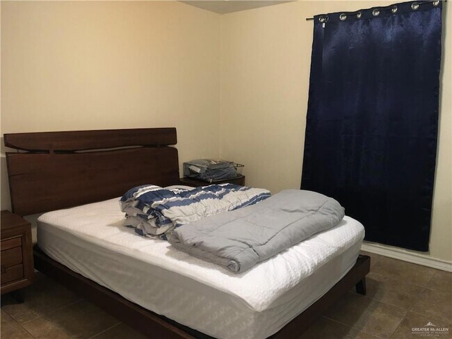 Building Photo - 4008 Parkplace Ave