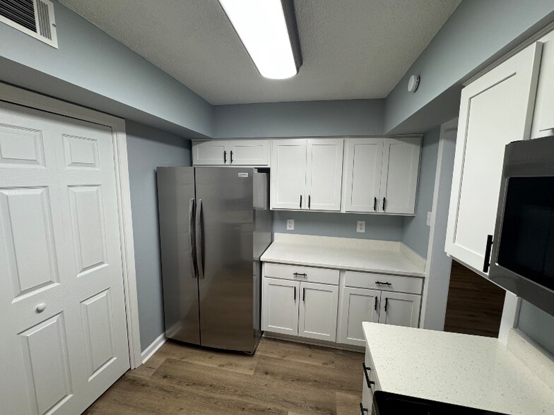 Building Photo - 1580 U.S. Hwy 19 S