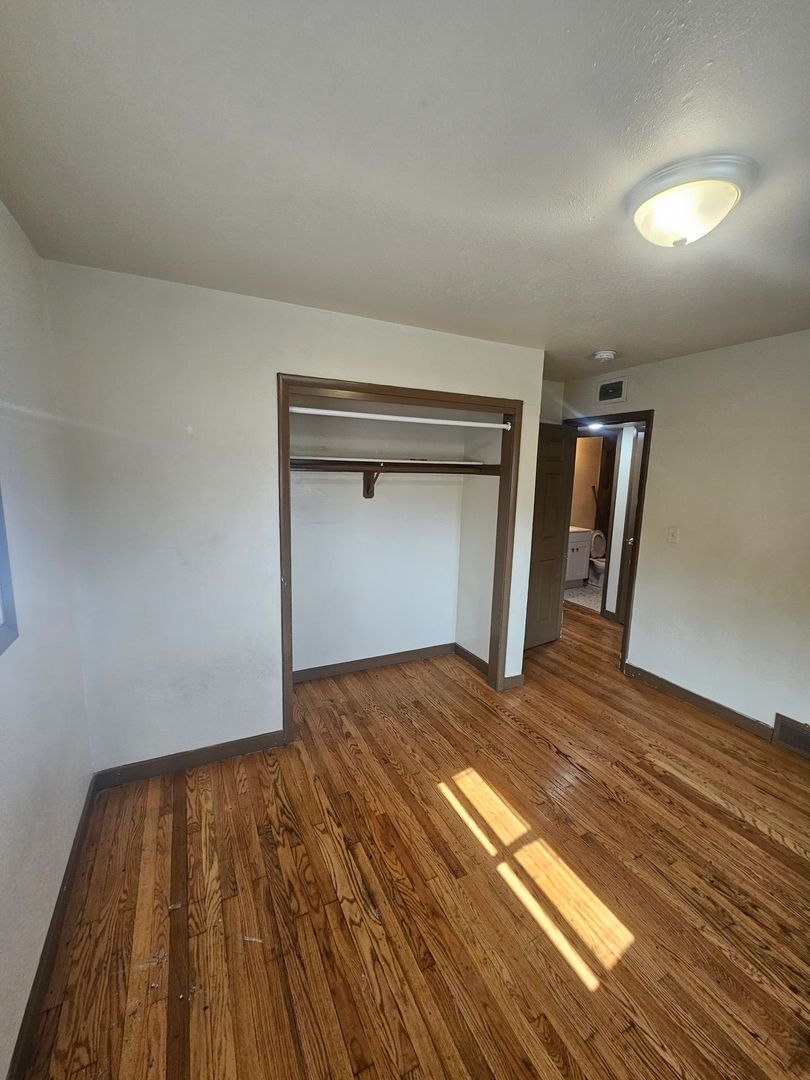 Building Photo - 7825 W Hampton Ave