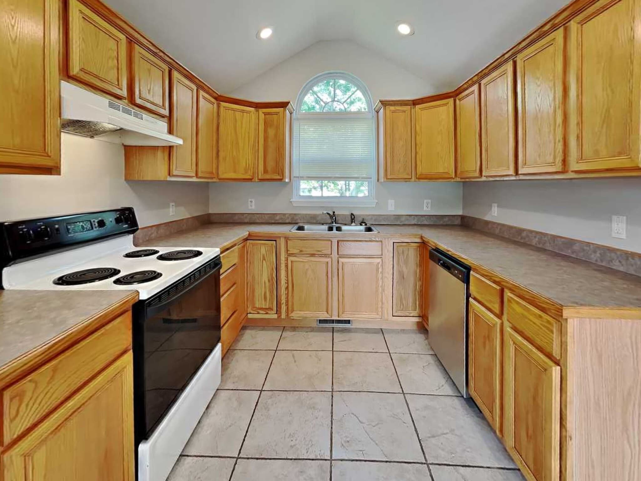 Building Photo - 720 N Elder Ave