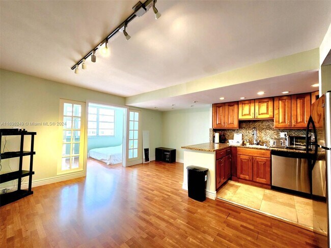 Building Photo - 250 174th St