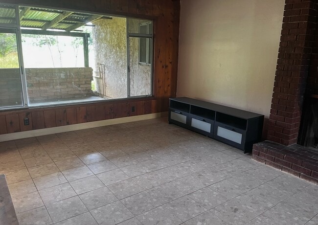 Building Photo - 2020 Euclid Ave