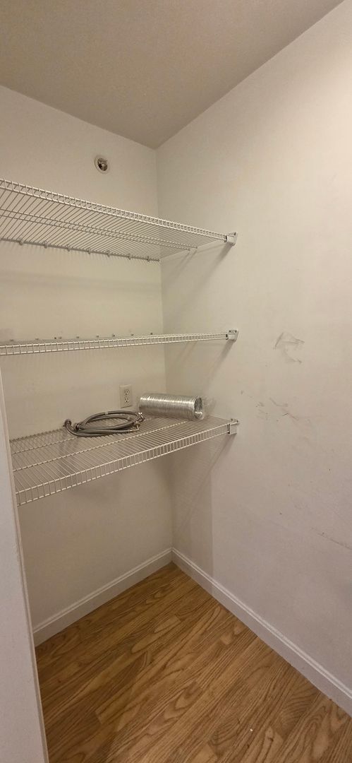 Building Photo - PENDING - 2 Bedroom 2 Bath Unit-Available Now!