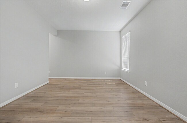 Building Photo - 7219 Escondido Dr