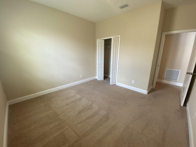 Building Photo - 7582 Lake Albert Dr