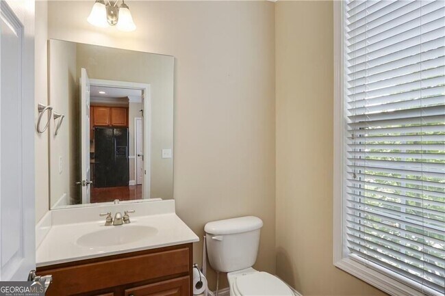 Building Photo - 5060 Windcrest Ln