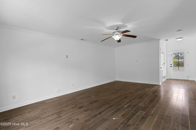 Building Photo - 104 Wild Blossom Dr