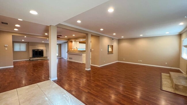 Building Photo - 5635 Urban Dr