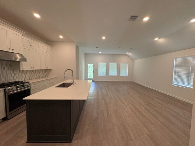 Building Photo - 28715 Mount Bonnell Dr