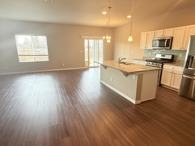 Building Photo - 257 Vela Pl