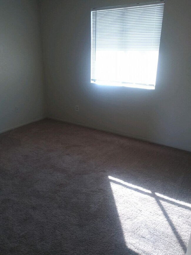 Building Photo - https://youtu.be/81MAkSCSvLo