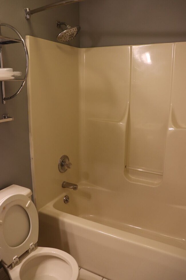 Building Photo - 2 bed/2.5 bath Townhouse in Morgantown - A...