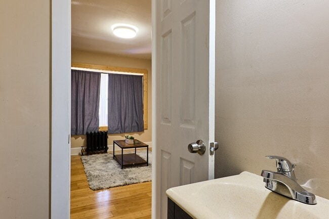 Building Photo - 198 Court St