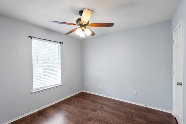 Building Photo - Charming 2-story 3 bedroom home- Available...